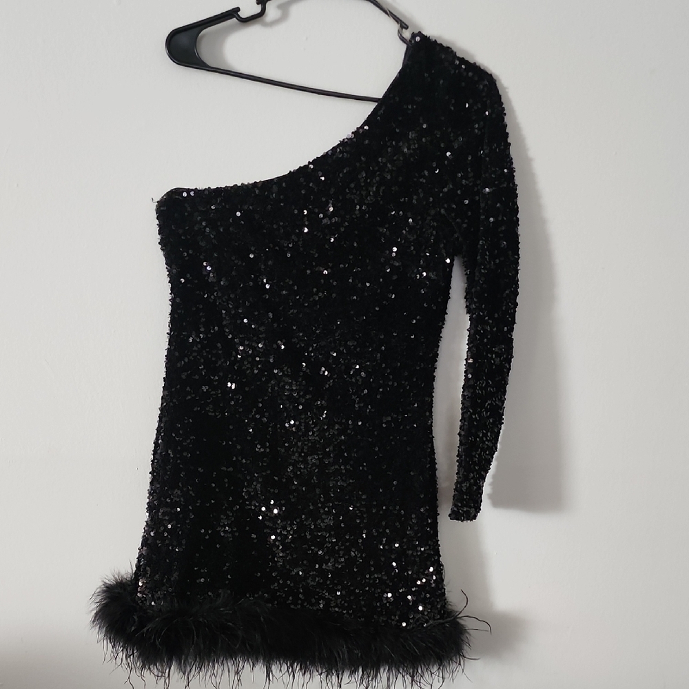 Black Sequin One-Shoulder Dress